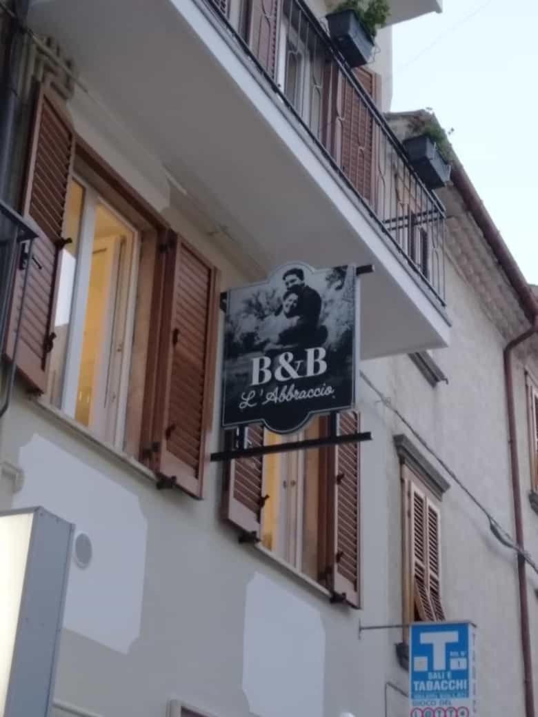 B & B L'Abbraccio 아뇨네 외부 사진